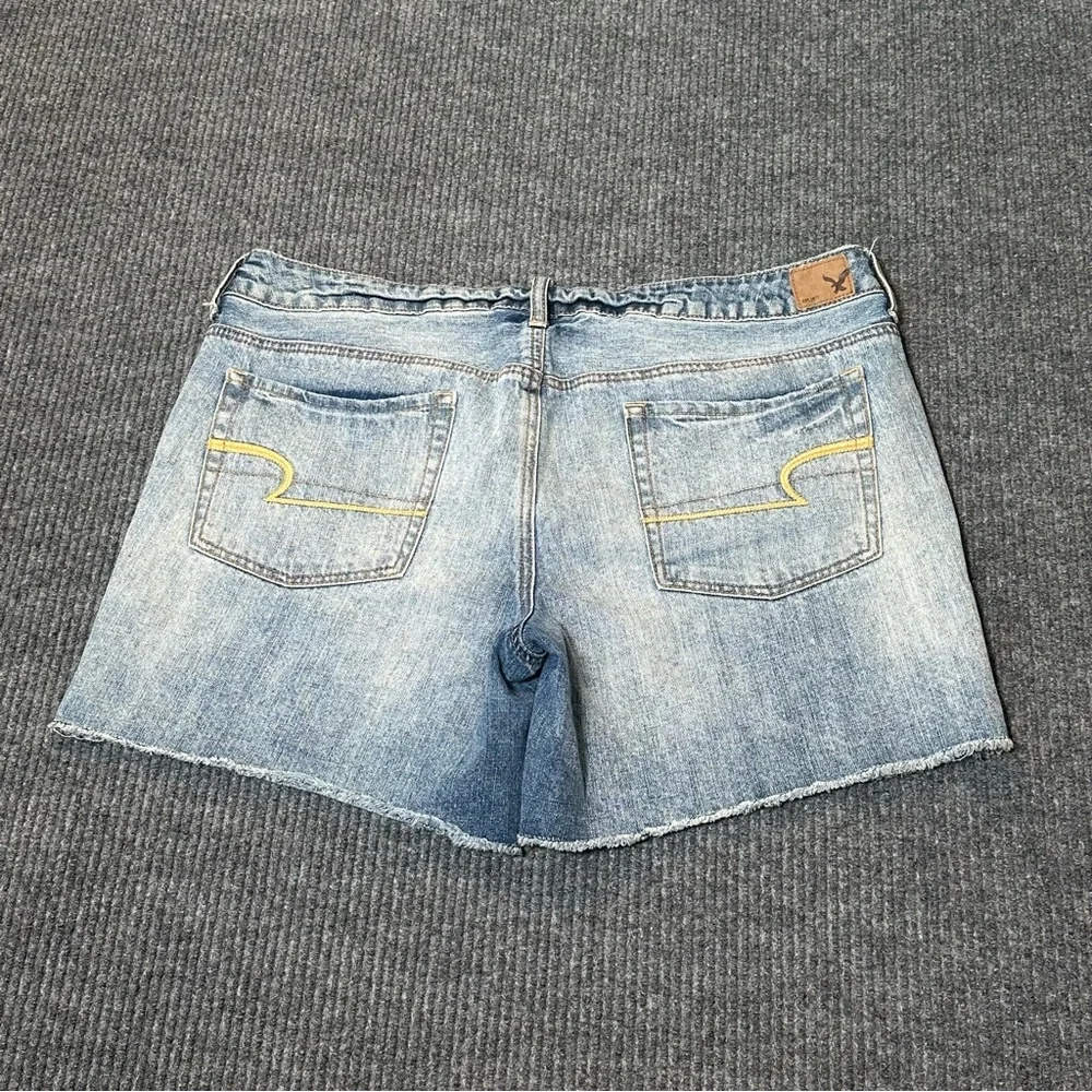 American Eagle Women's 16 Denim Blue Jean Shorts Cutoff Distressed AE Mid Rise - Picture 5 of 11